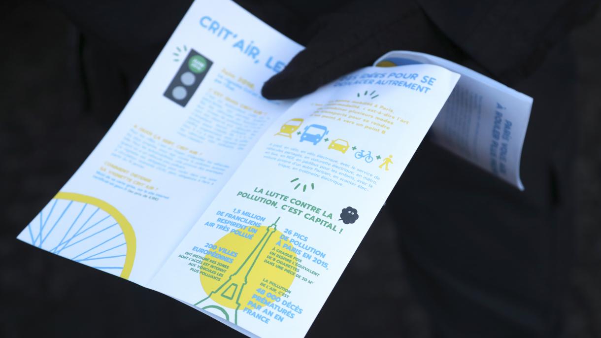 France: vignettes anti-pollution désormais obligatoires à Paris