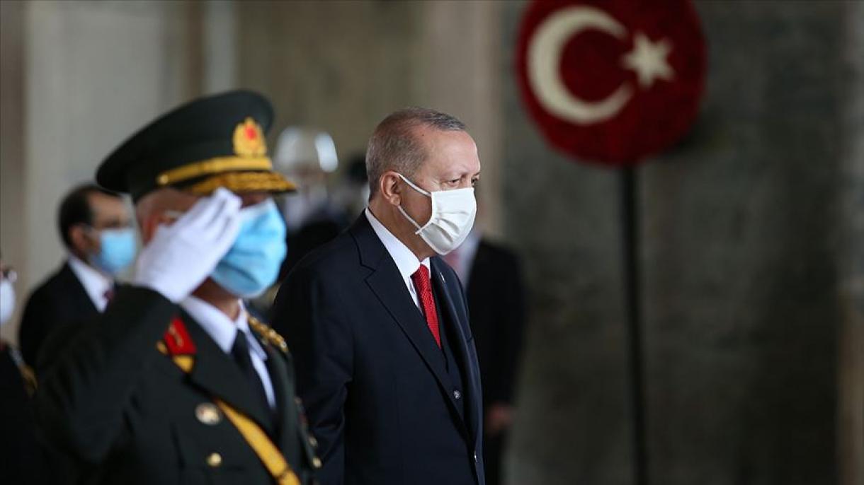 Erdogan pozvao na jedinstvo na 97. godišnjicu Republike Turske