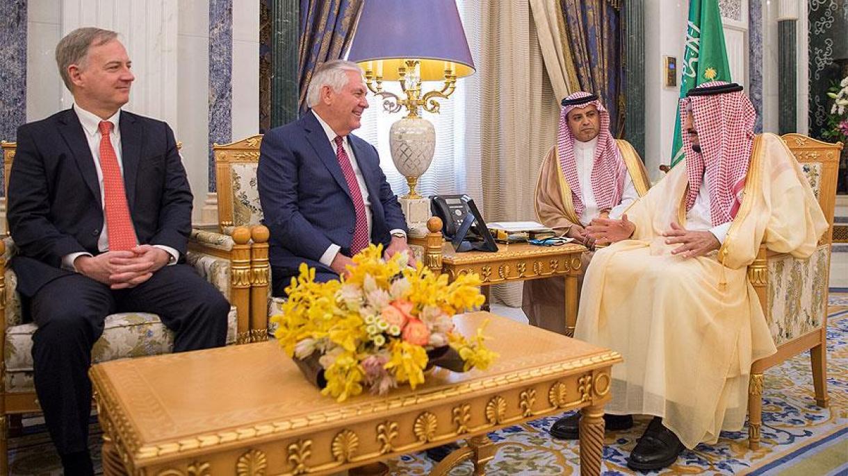 美国国务卿与沙特外交大臣举行新闻发布会