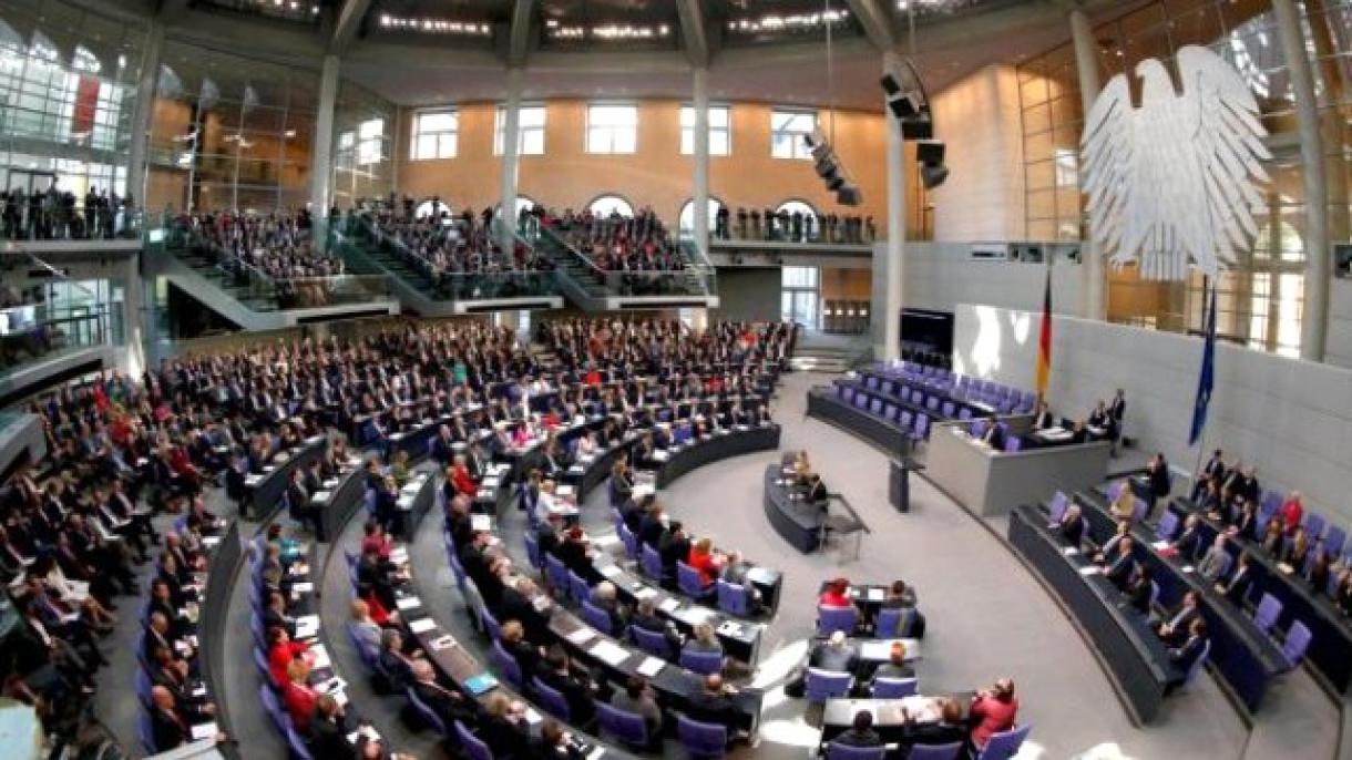 یک محقق آلمانی: مصوبه اخیر مجلس فدرال المان ایا به معنی شلیک به پای خود آلمان نیست؟