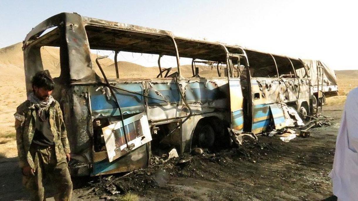 ده ها نفر در یک تصادف جادهای در افغانستان جان باختند