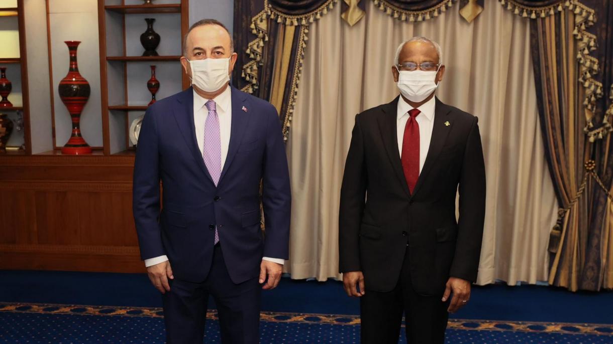 Mevlüt Çavuşoğlu realiza visitas oficiales a Maldivas y Bahréin