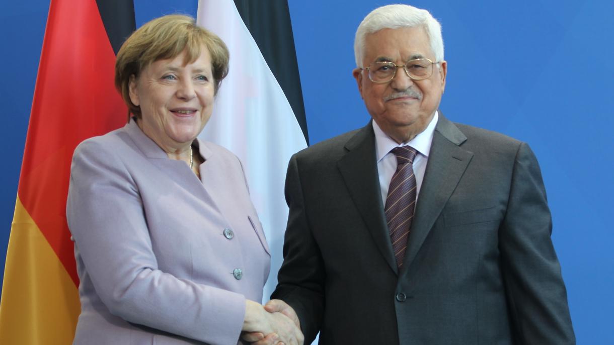 Меркел разговаря с Аббас...