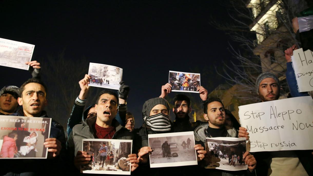 استنبول:شام میں مذہبی جنگ کو ہوا مت دو،ایرانی قونصل خانے کے باہر مظاہرہ