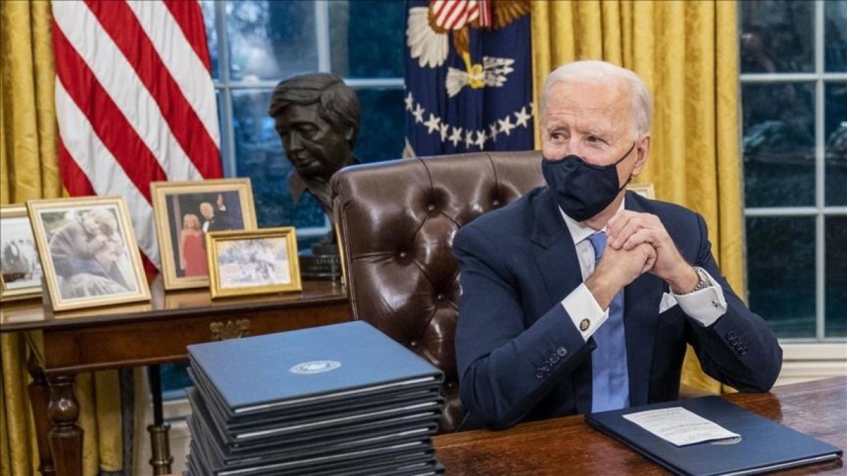 Joe Biden ilk kararnameleri imzaladı.jpg