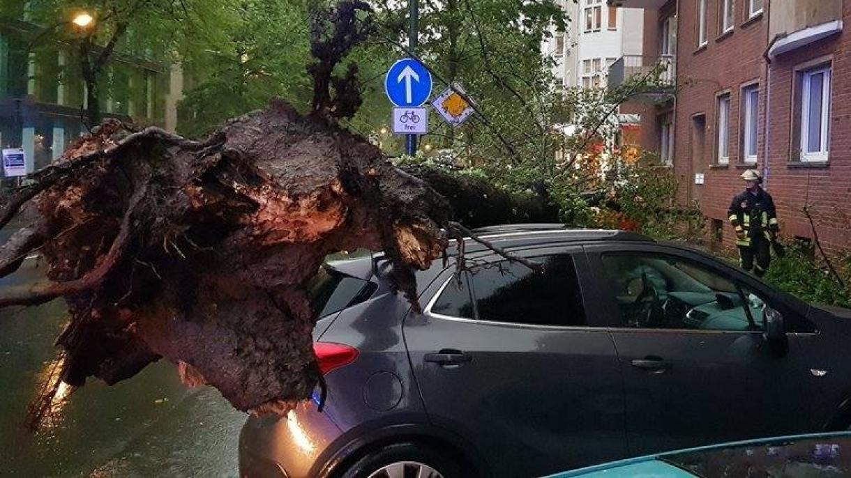 Almaniyada bərələr daşdı, evləri basdı