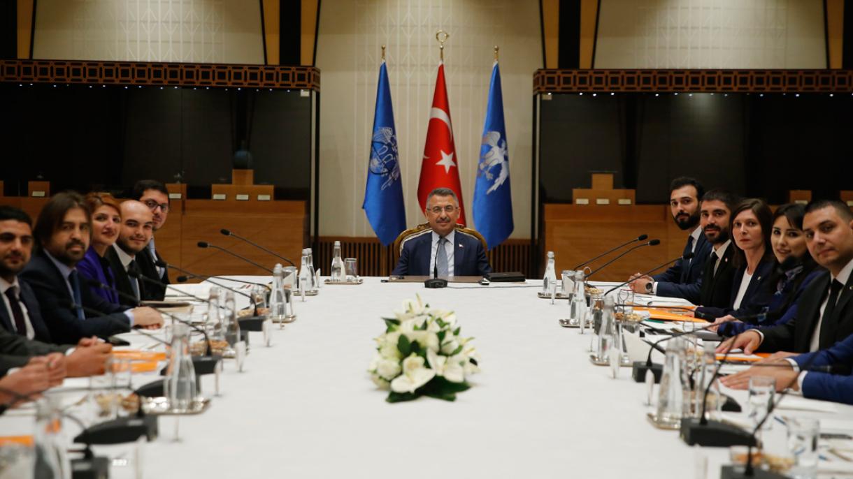 fuat oktay kktc'li gencler.jpg