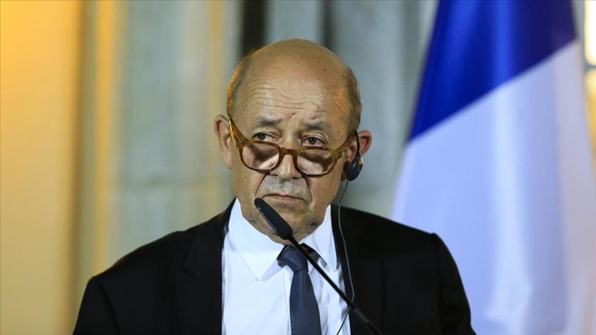 La France transforme sa présence au Sahel mais veut y rester (Le Drian)