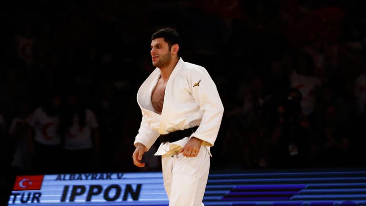 Vädat Albayraq kömeş medal’ yawladı