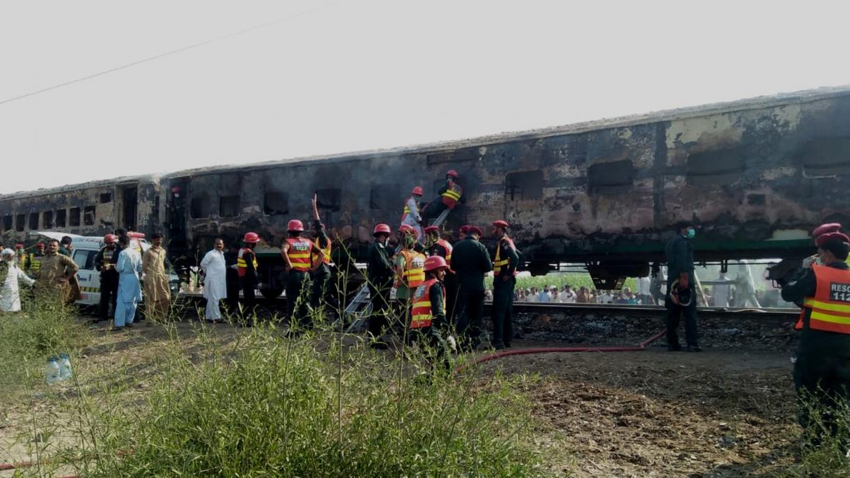 پأکیستان دا قطار یاندی ۶۵ آدام اؤلدی