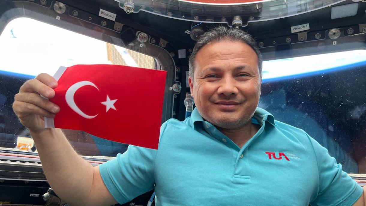 Se pospone de nuevo el regreso del primer astronauta turco Alper Gezeravcı