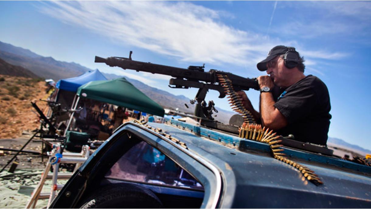 PKK/PYD-YPG əlindəki silahları qara bazarda satır