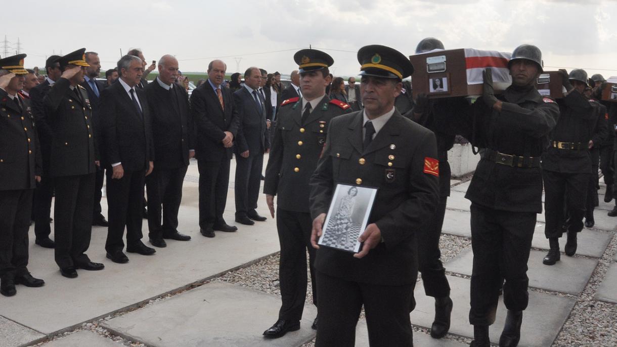 Kıbrısda rumlar tərəfindən 1974-cü ildə qətlə yetirilən 4 şəhid üçün cənazə mərasimi keçirildi