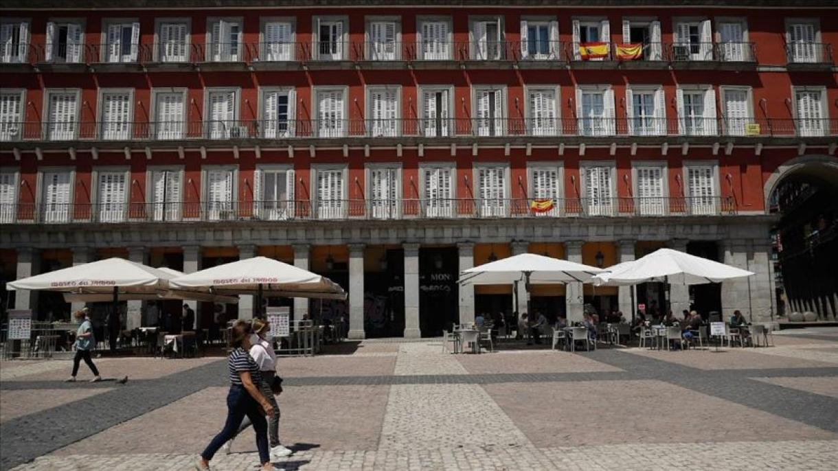 Gobierno español advierte que algunas regiones podrían retornar el confinamiento