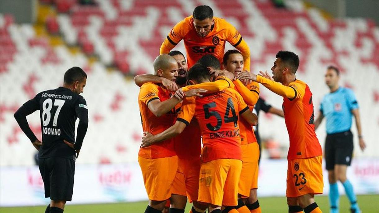 Türkiyə Super Liqasında VIII turun son oyunları keçirilb