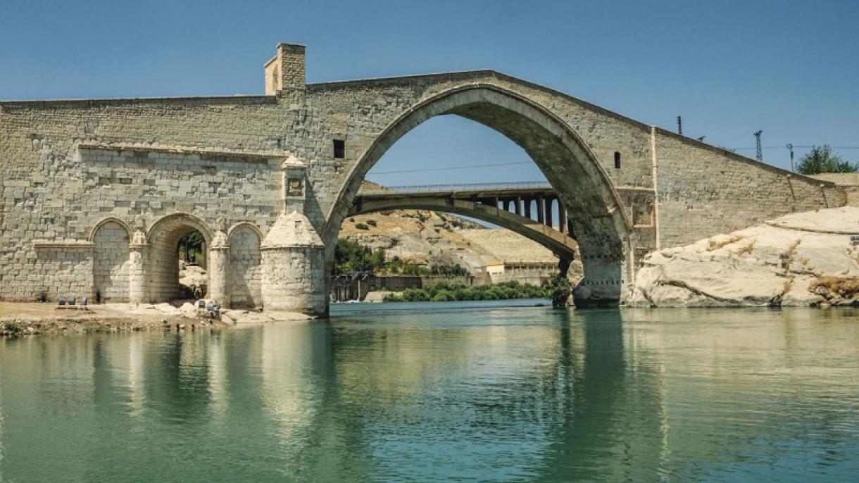 آبها، شاهدان خاموش تاریخ