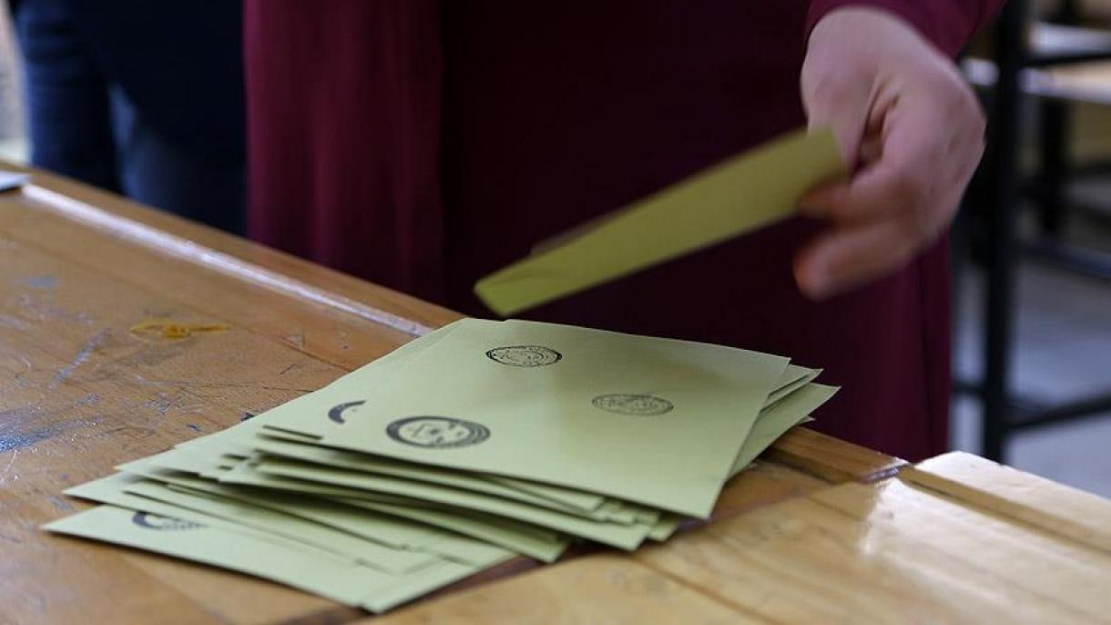 Referéndum en Turquía: se ha escrutado el 99,99% de los votos