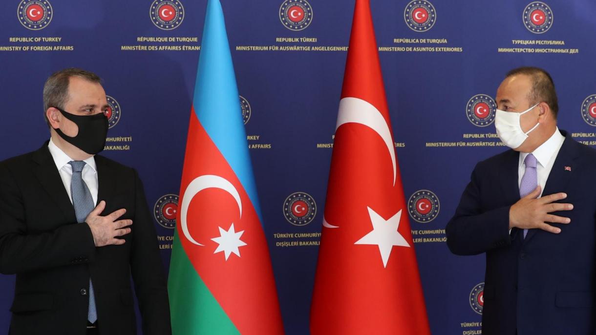 Ceyhun Bayramov Çavuşoğlunu yeni kəşf edilən təbii qaz yatağı ilə əlaqədar təbrik edib