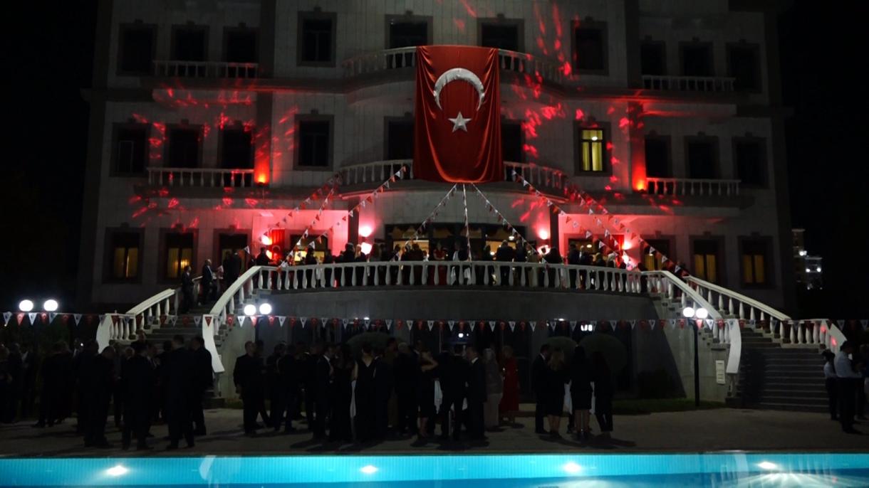 Türkmen Liderler Respublikanyň 100 Ýyllygyny Gutladylar