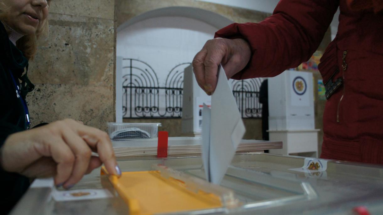 آغاز انتخابات پارلمانی زودهنگام در ارمنستان
