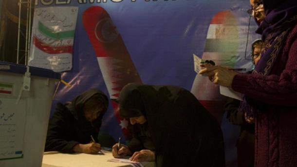 Iran – Të moderuarit fitojnë shumicën në Parlament dhe në Asamblenë e Ekspertëve