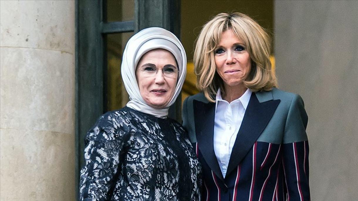 Brigitte Macron expressa sua mensagem de solidariedade a Emine Erdogan pelo Covid-19
