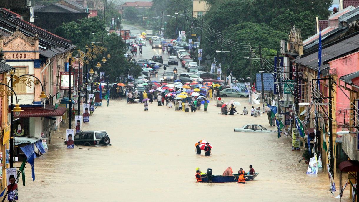Ezreket kellt evakuálni az áradások miatt Malajziában