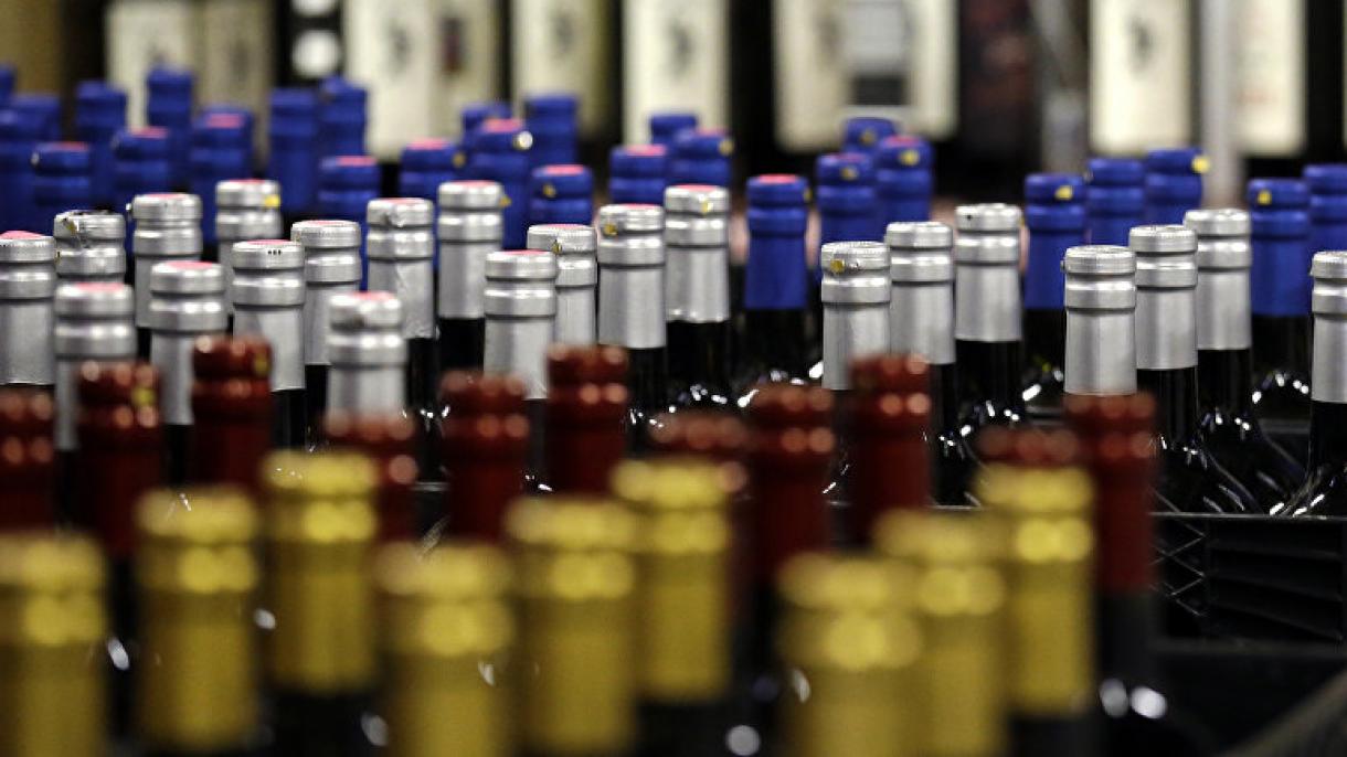 Policía desmantela laboratorio clandestino de fabricación de bebidas alcohólicas adulteradas