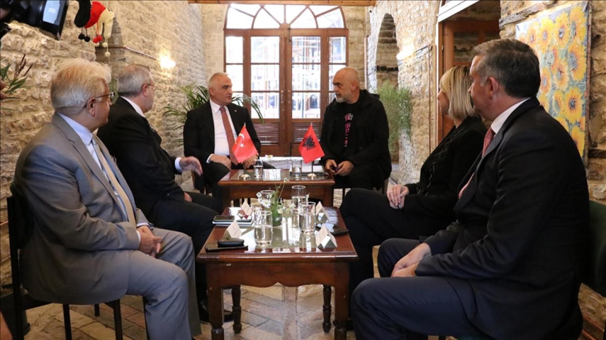 Turqi-Shqipëri thellojnë bashkëpunimin në fushën e kulturës dhe turizmit
