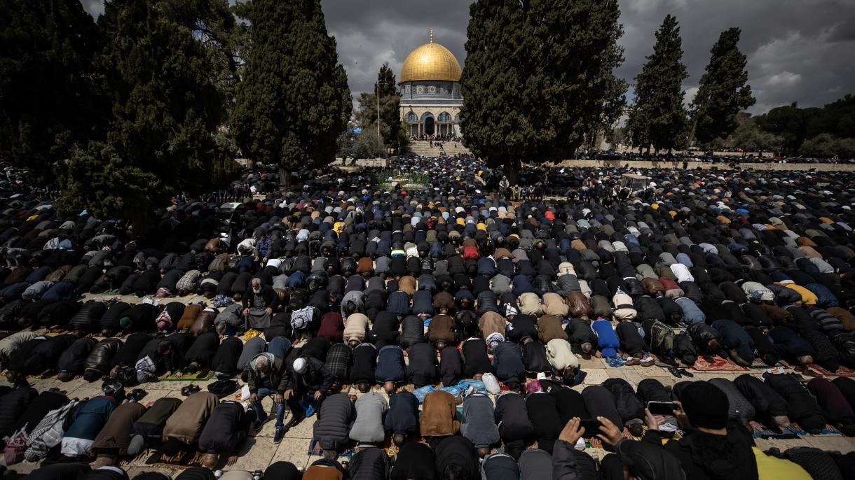 mescid-i aksa cuma namazi.jpg