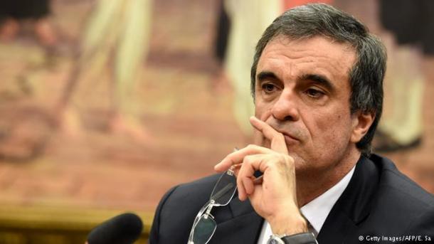 Presión del partido de Rousseff desemboca en dimisión del ministro de Justicia