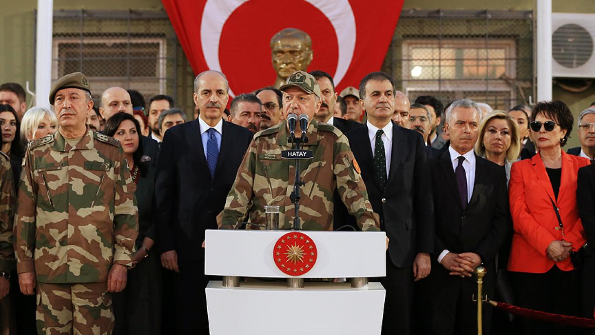 エルドアン大統領、ハタイで国境派出所に兵士を慰問