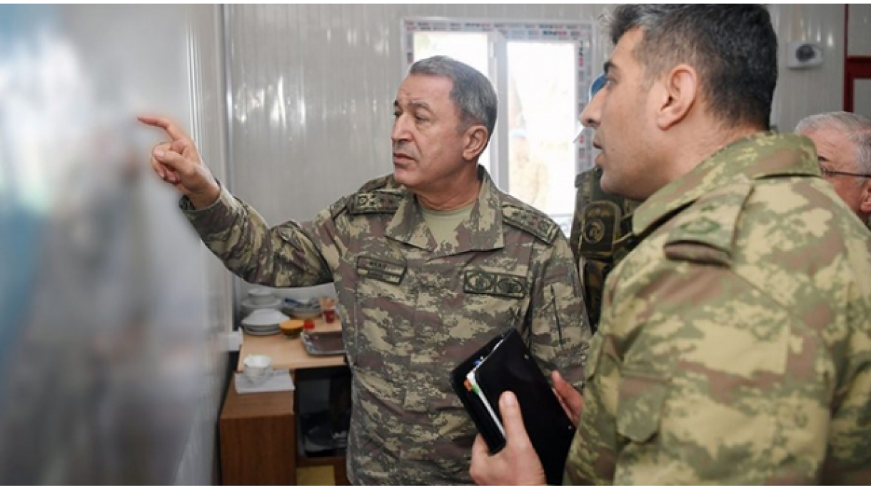 Генерал Акар инспектира силите по границата с Африн...