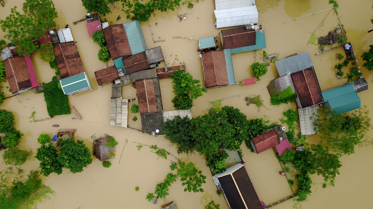 Muertos y desaparecidos por el tifón Damrey en Vietnam
