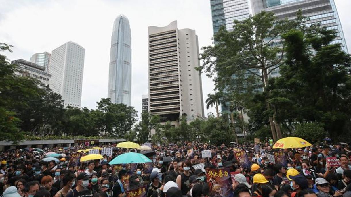 香港反政府抗议示威在圣诞夜仍未停止