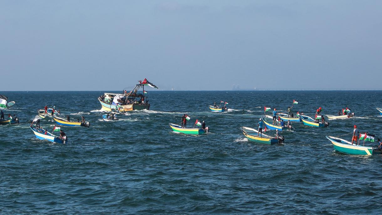 اعتراض فلسطینیان به محاصره غزه با حرکت قایقها به سوی مرز دریایی