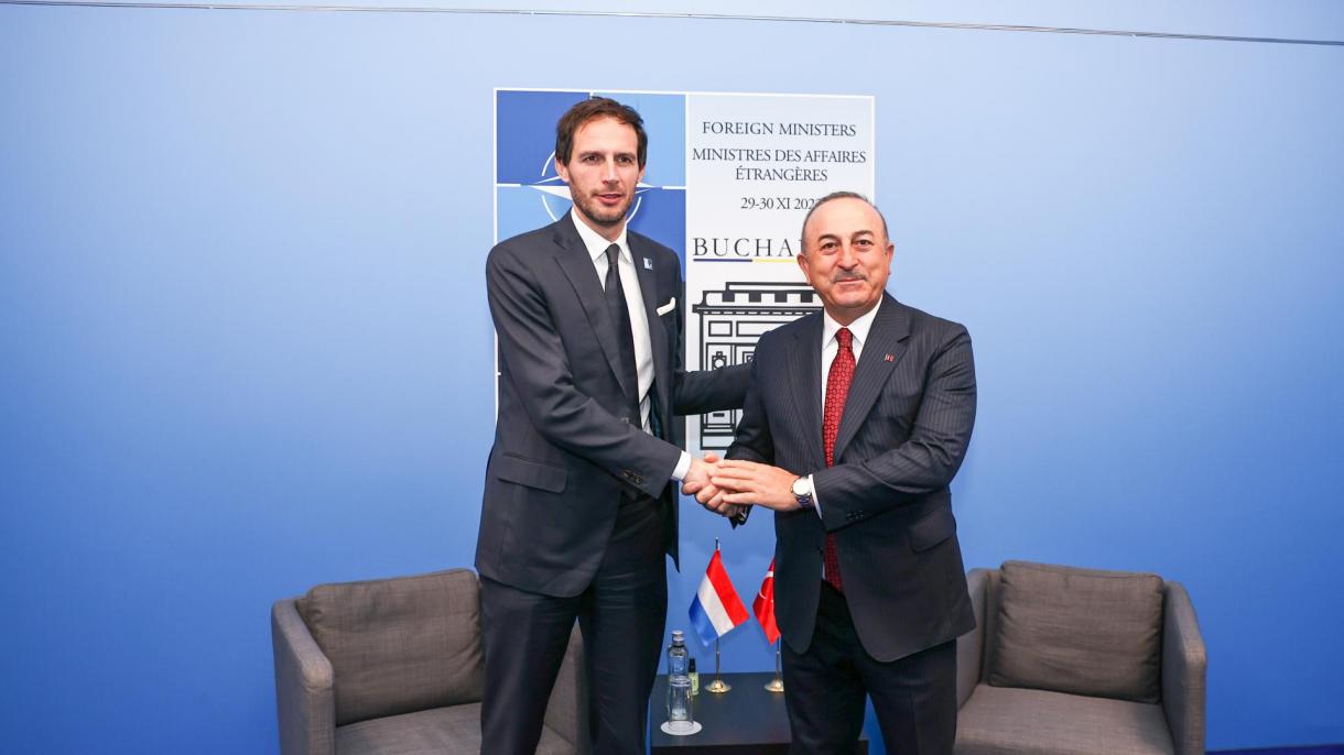 hollanda wopke hoekstra-cavusoglu.jpg