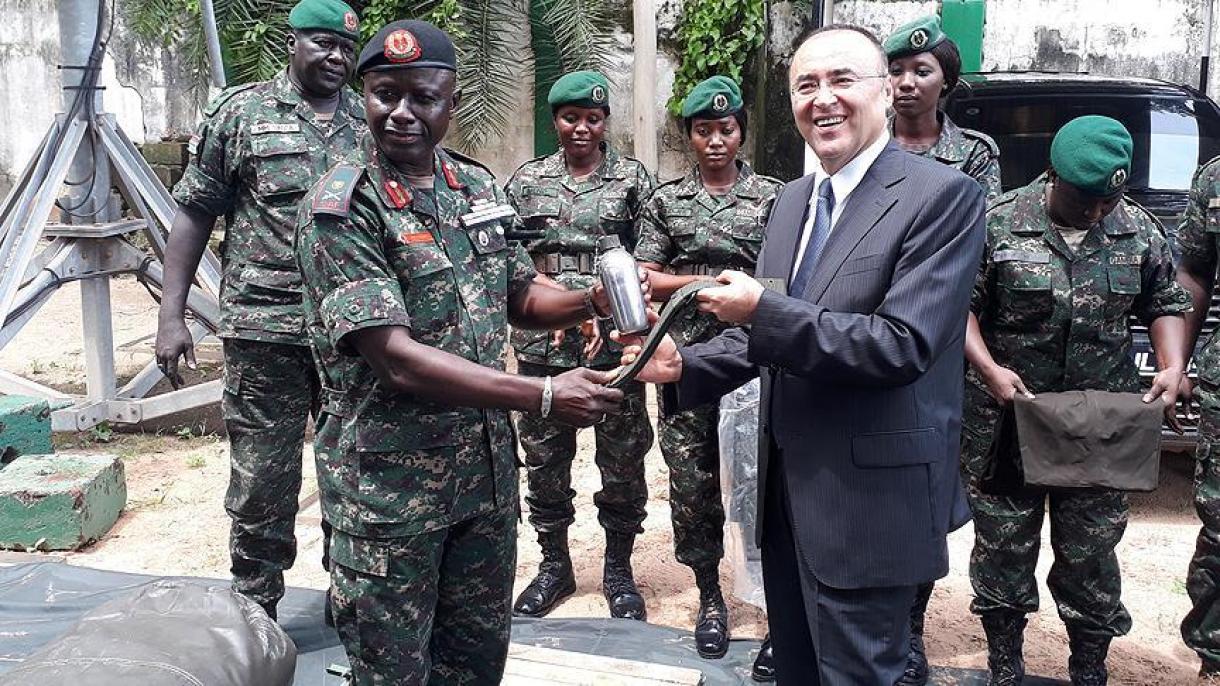 Турция изпраща военна помощ на Гамбия...