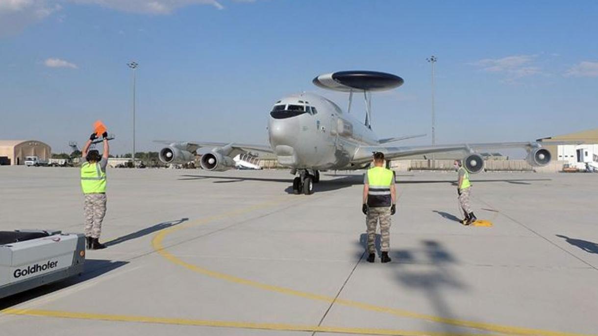 Самолетът на НАТО за далечно радиолокационно откриване пристигна в Кония