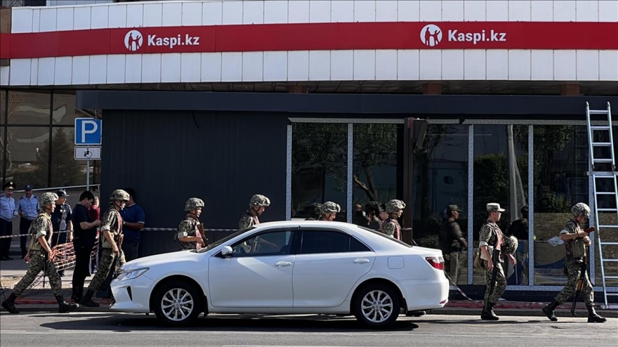 Gazagystanda zamun alynan bankyň işgärleri halas edildi