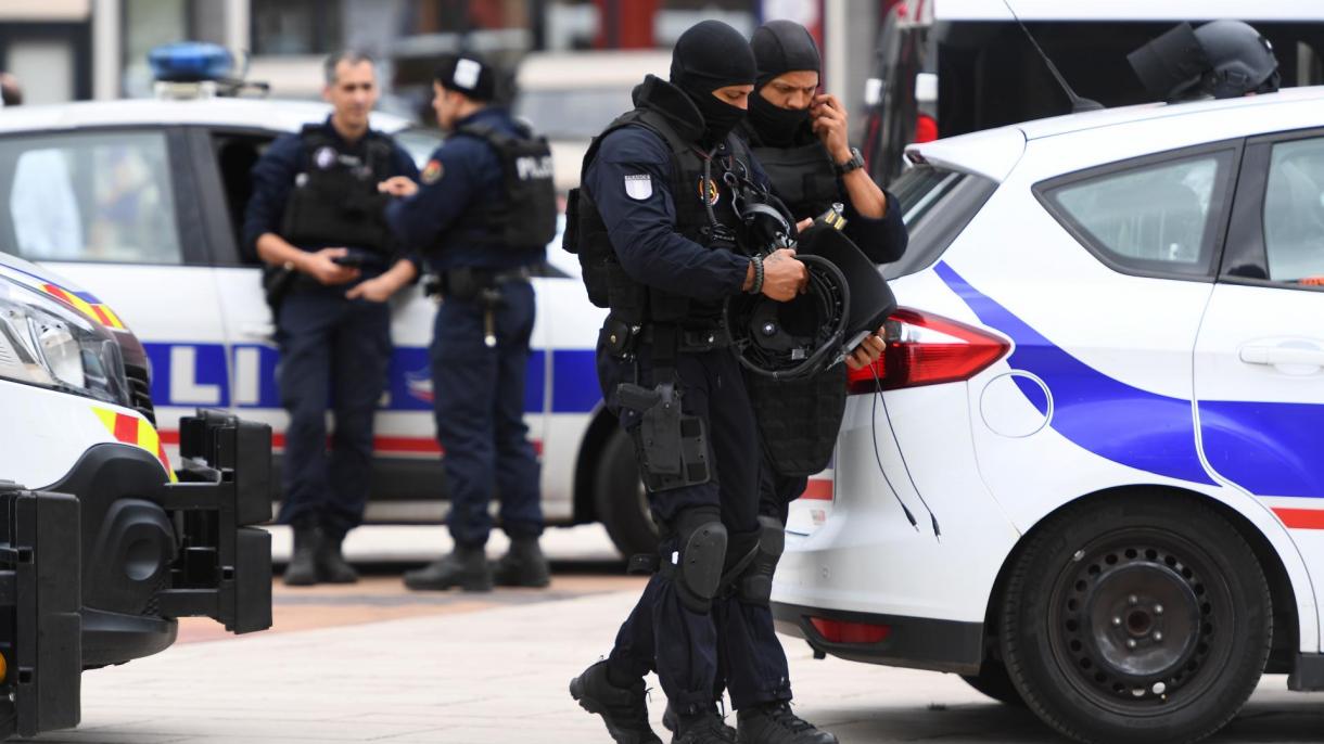 حمله با چاقو درشهر نیس فرانسه دستکم 2 کشته بر جای گذاشت