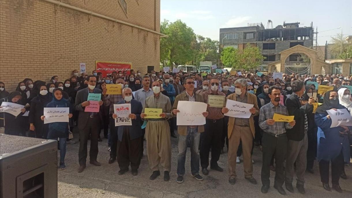 بازداشت 70 تن از معلمان شرکت‌کننده در تجمع مقابل وزارت آموزش و پرورش در ایران