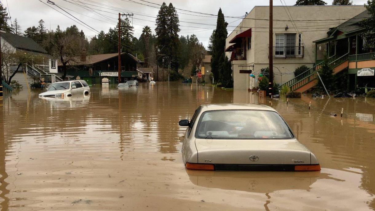 امریکہ، سیلاب کی زد میں آتے ہوئے 2 افراد ہلاک