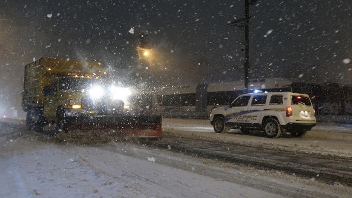برف و کولاک در آمریکا چهار نفر را به کام مرگ فرستاد