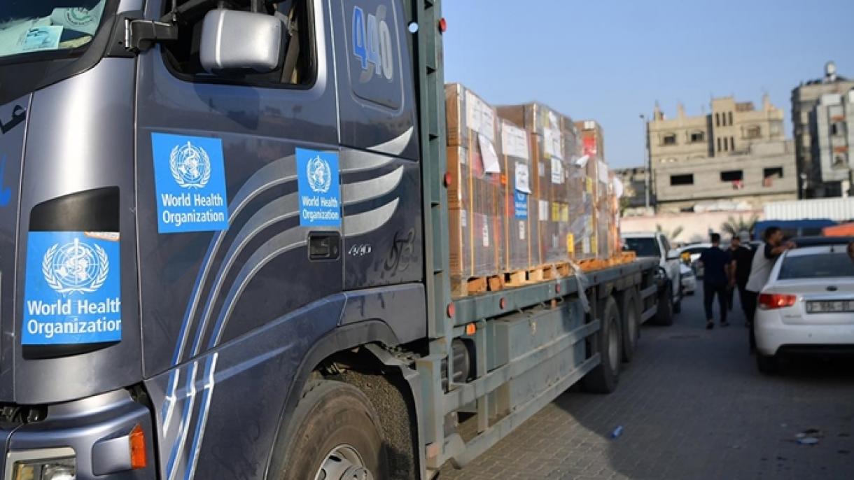 "12 camiones de ayuda entran en Gaza llevando agua, alimentos y medicinas"