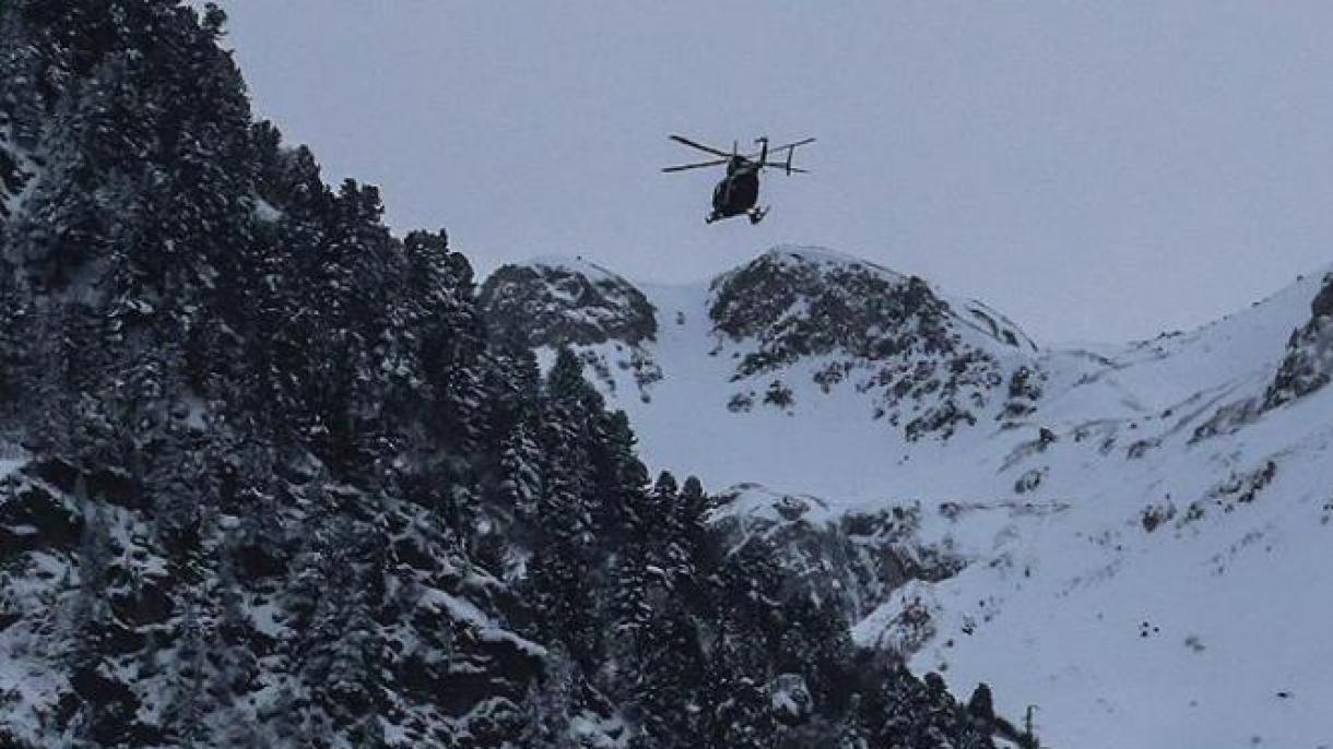 جموں و کشمیر میں برف کا تودہ گرنے سے تین فوجی ہلاک