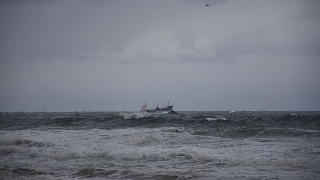 一艘干货船在黑海沉没 援救工作在持续进行