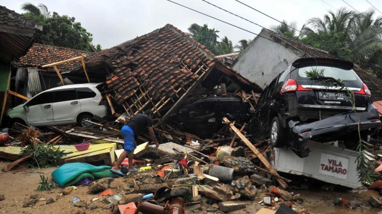 Αυξάνεται ο αριθμός των θυμάτων του τσουνάμι στην Ινδονησία