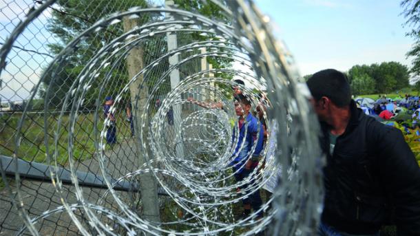 Kerítést épít Szerbia az észak-macedón határon