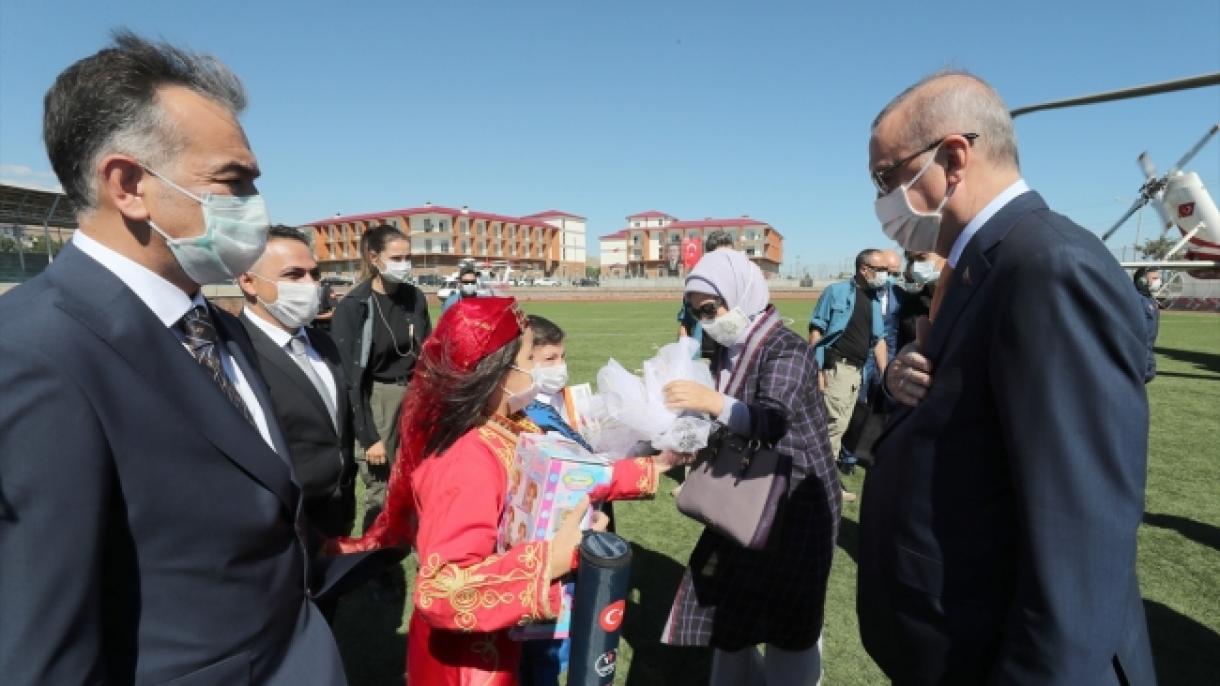 Erdogan chega a Ahlat para as celebrações do aniversário da Vitória de Malazgirt